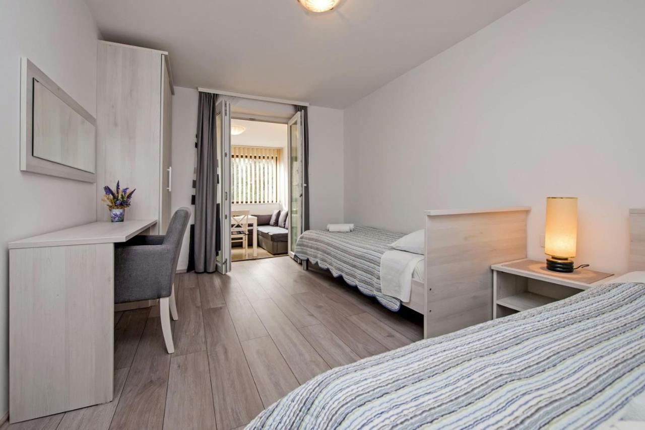 Apartments Pino Ровінь Екстер'єр фото