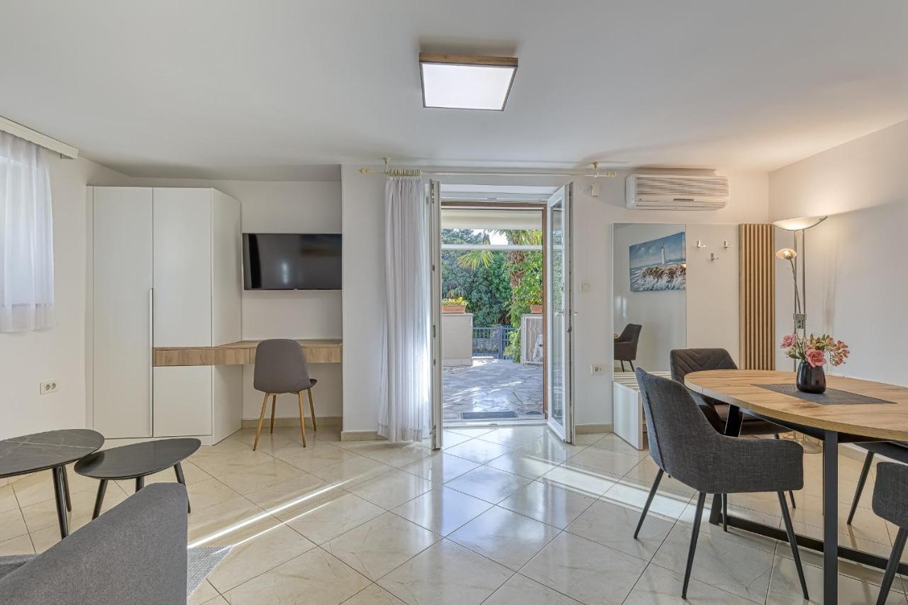 Apartments Pino Ровінь Екстер'єр фото