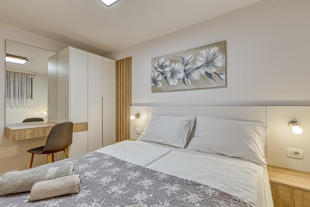 Apartments Pino Ровінь Екстер'єр фото
