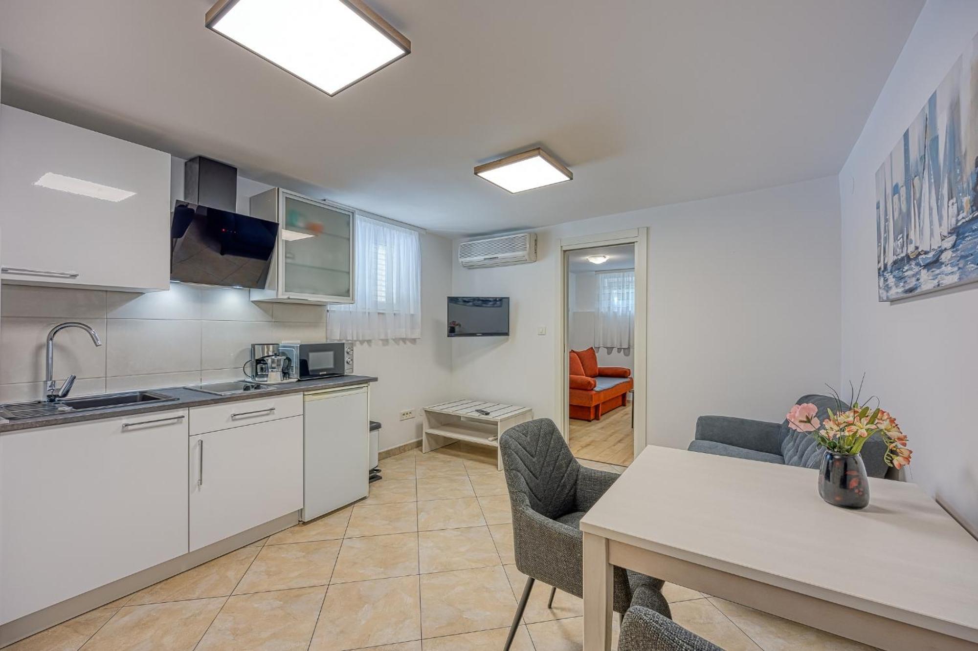 Apartments Pino Ровінь Екстер'єр фото