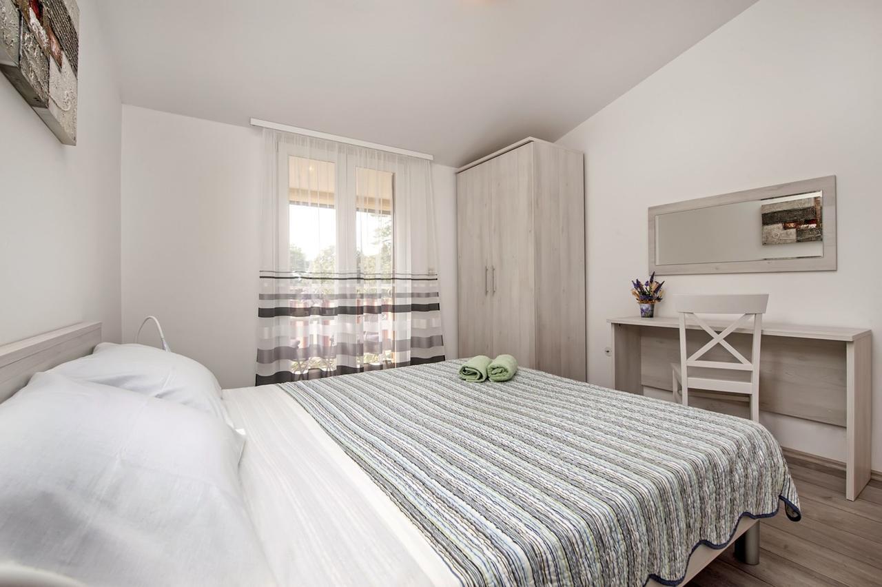 Apartments Pino Ровінь Екстер'єр фото