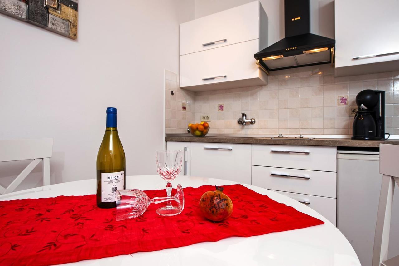 Apartments Pino Ровінь Екстер'єр фото
